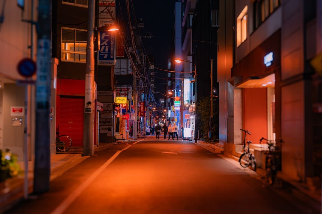 清华“藏寻致道”支队研学拉萨火车站